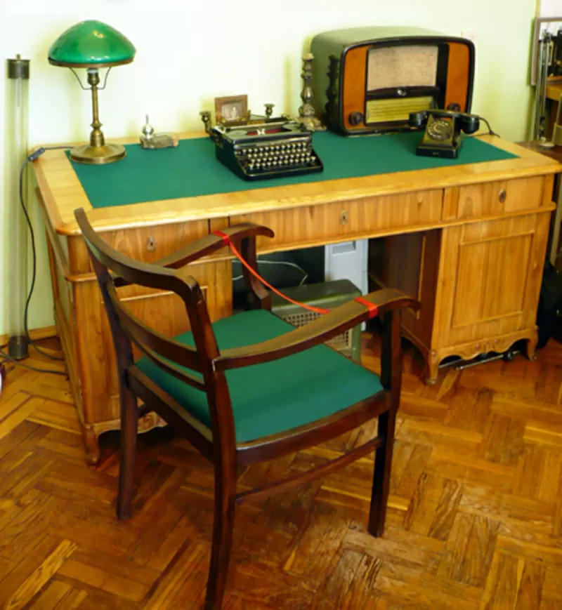 Письменный стол с зеленым сукном 2