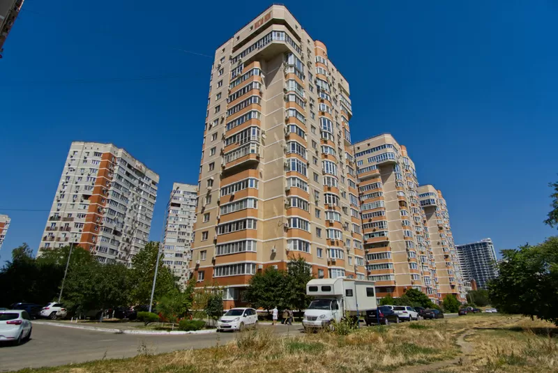 Просторная однокомнатная квартира с видом на реку Кубань 5