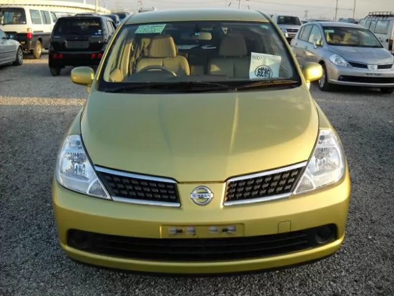 NISSAN Tiida 